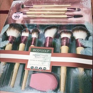 Ecotools Radiant Vanity make up brush set.